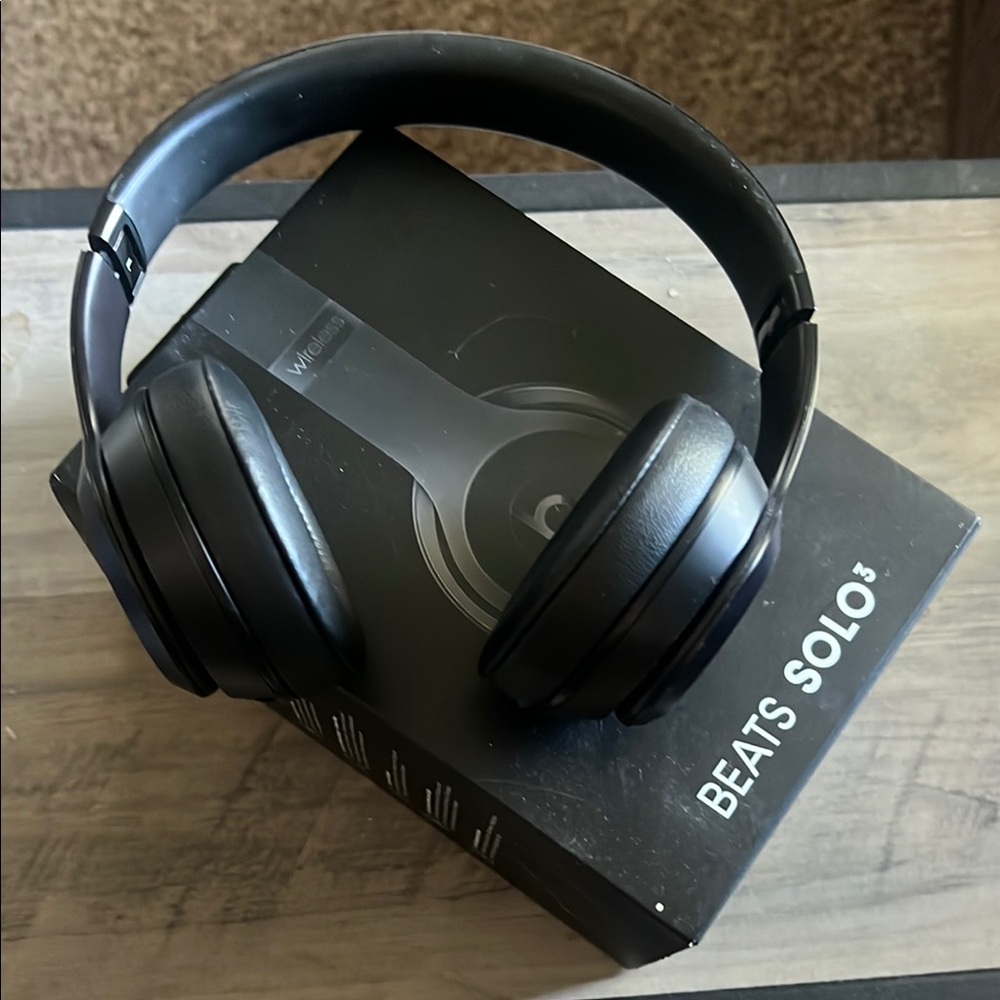 Solo3 Wireless On-Ear Headphones - Black